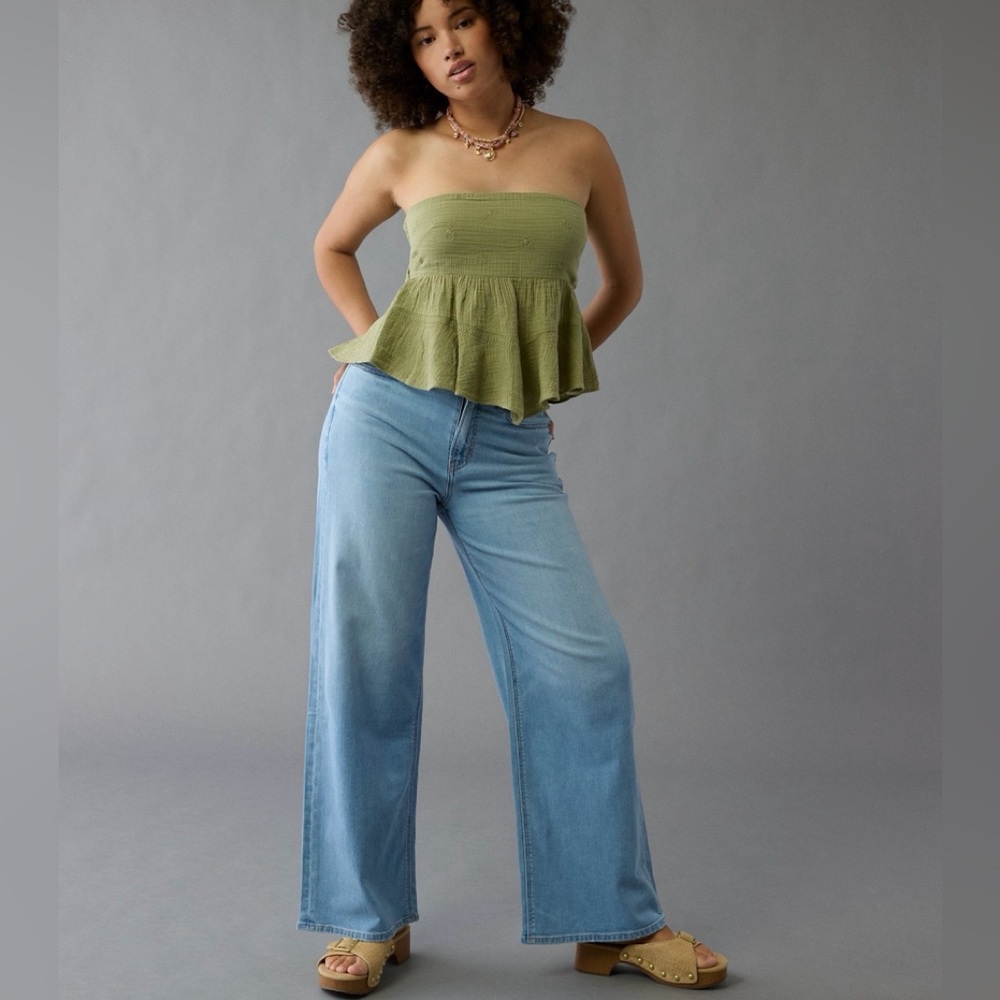 American Eagle jeans - high waist, wide leg jeans, size 000R (23) Light wash